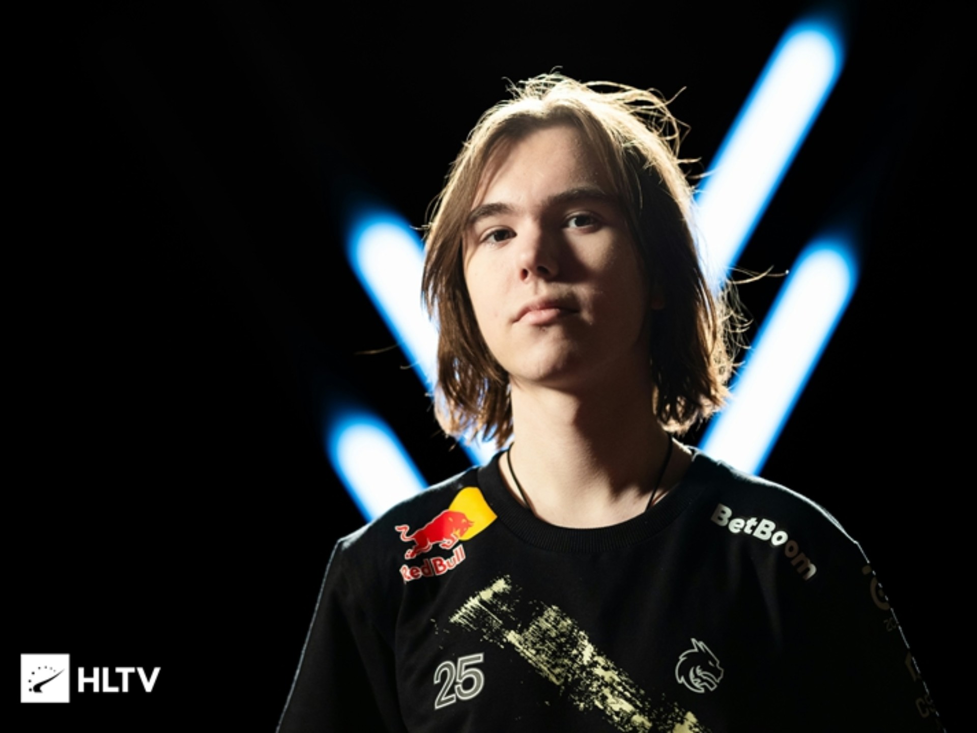 LPL解说Rita晒照：今天不下雨 出去玩噜